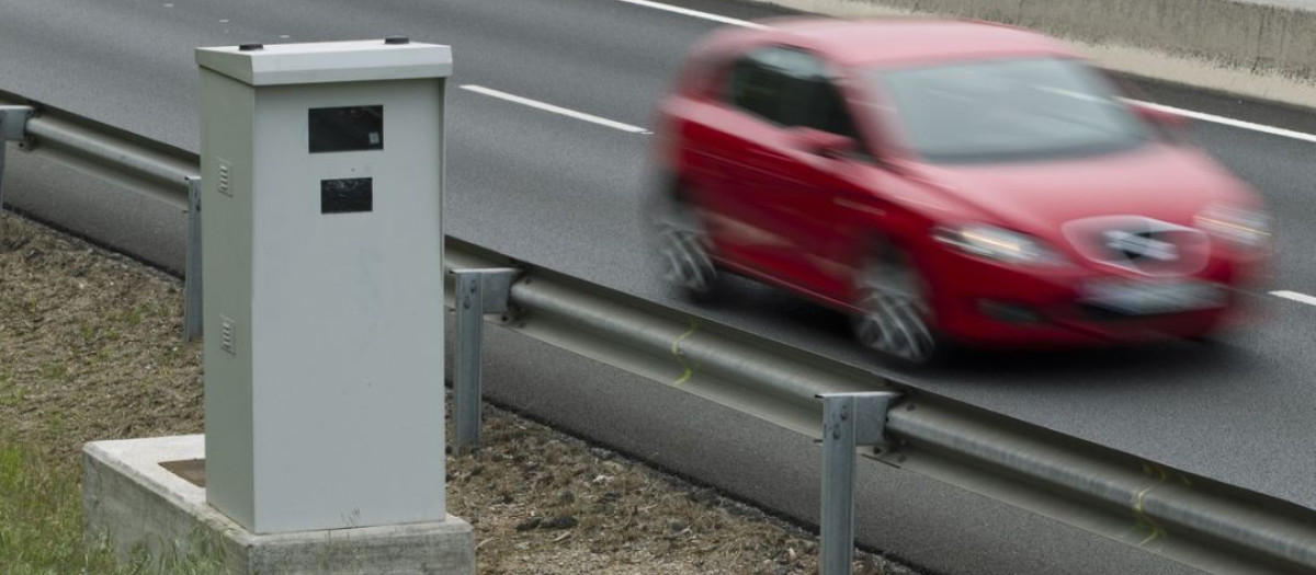 Cada vez la DGT dispone de más y más modernos radares, e incluso de algunos falsos