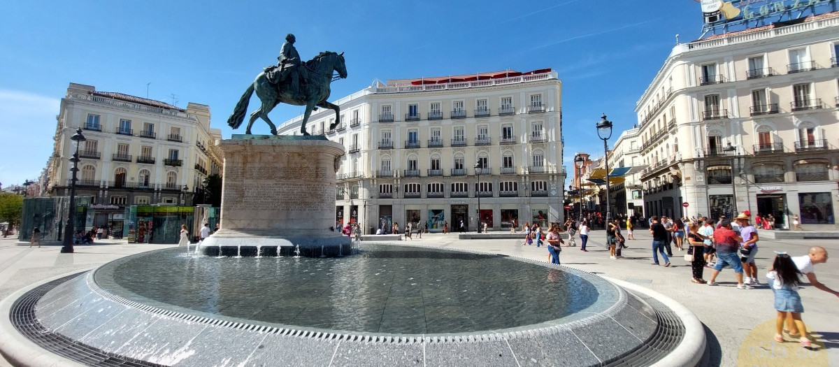 Fuente de Carlos III en la Puerta del Sol