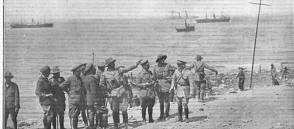 El general Saro con el general Sanjurjo en la playa de la Cebadilla, donde se efectuó el desembarco