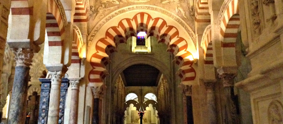 El Cabildo Catedral muestra su satisfacción por la acogida de esta iniciativa del grupo de Ciudades Patrimonio de la Humanidad al tiempo que agradece a todos los visitantes su participación en una cita que año a año va consolidándose dentro del calendario de eventos de la ciudad y supone una oportunidad única para disfrutar del Patrimonio cordobés