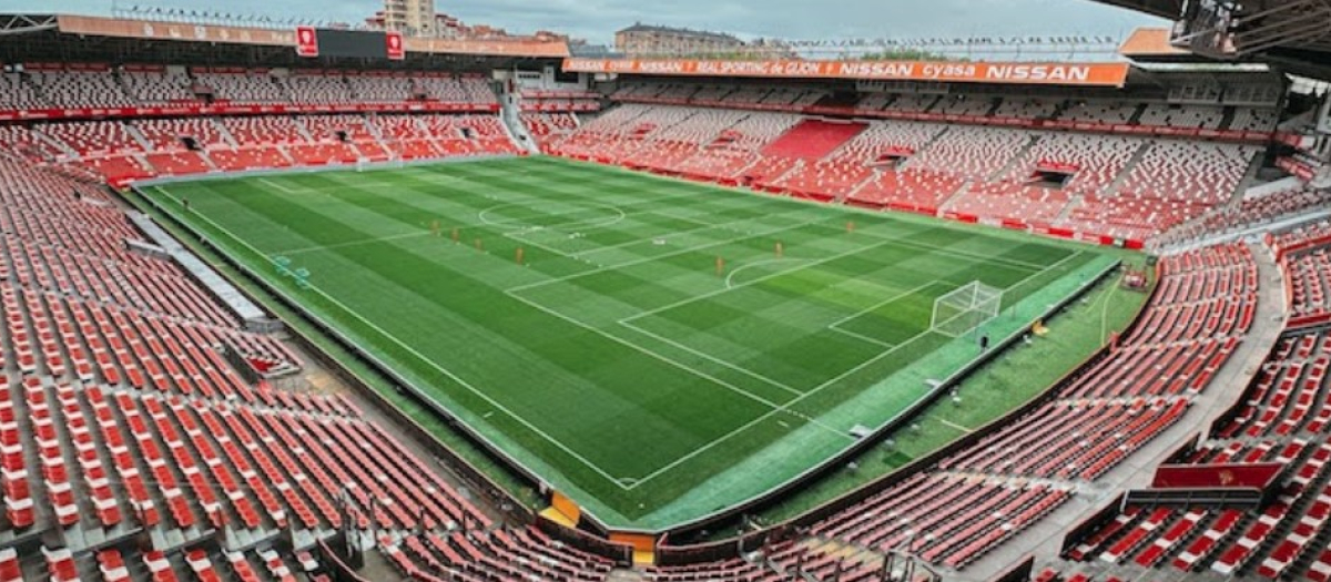 El estadio Enrique Castro Quini El Molinón será reformado si finalmente es elegido como sede para albergar partidos del Mundial 2030. En la imagen, el actual estadio El Molinón