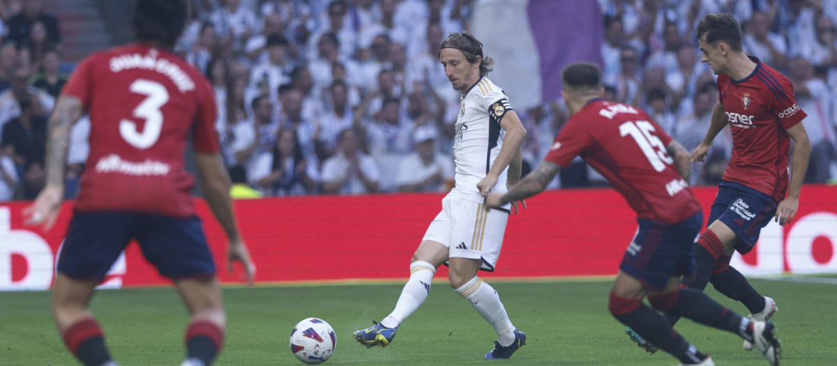 Modric, en el Real Madrid - Osasuna de Liga