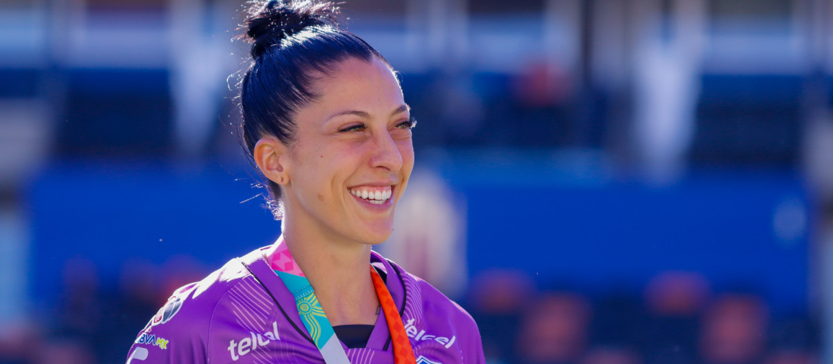 Jenni Hermoso recibe un homenaje con el Pachuca después de ganar el Mundial femenino con España