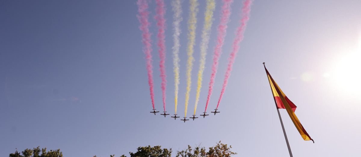 El paso de la Patrulla Águila sobre los cielos de Madrid