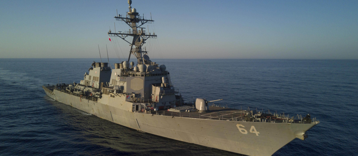 El buque de USS Carney de la Armada de Estados Unidos