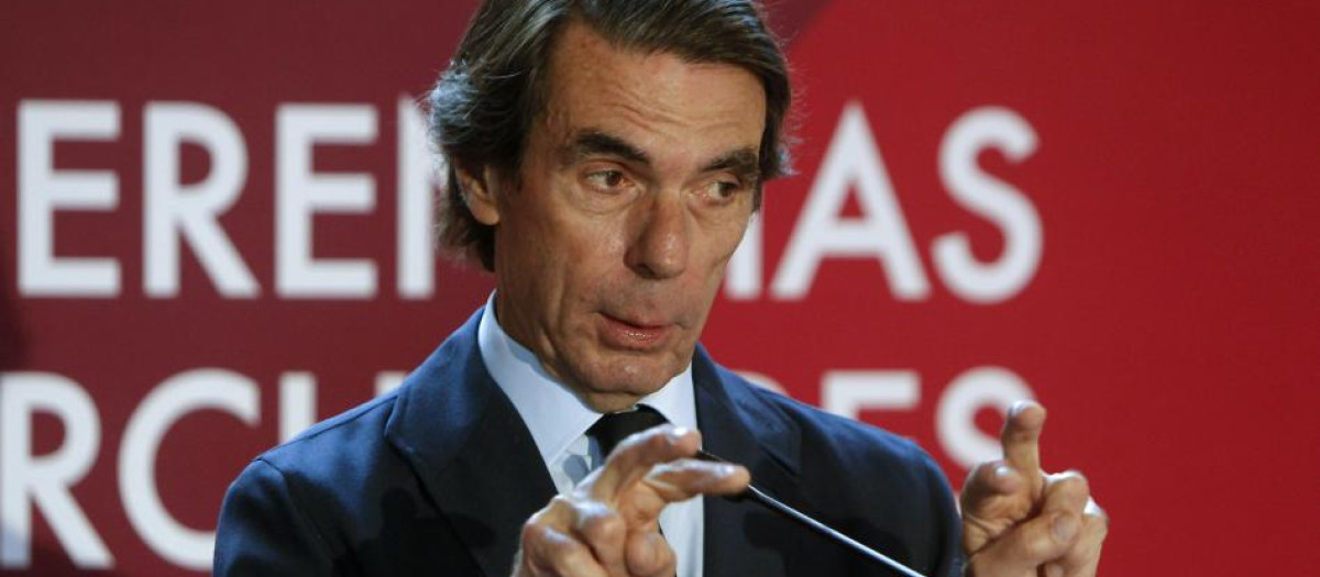 El expresidente del Gobierno José María Aznar, en una conferencia en Alicante