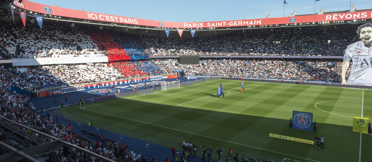 En el Parque de los Príncipes juega el París Saint-Germain y es uno de los estadios más importantes de Francia