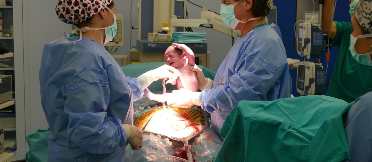 Nacimiento por cesárea en el Hospital San juan de Dios de Córdoba