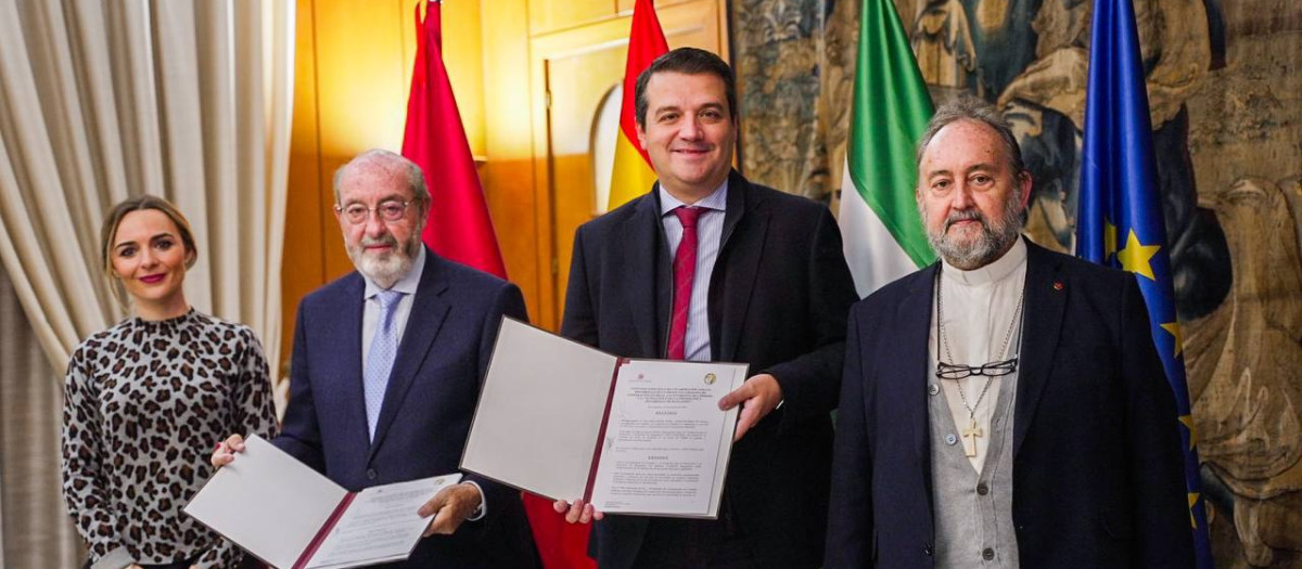 Acto de firma del convenio de colaboración