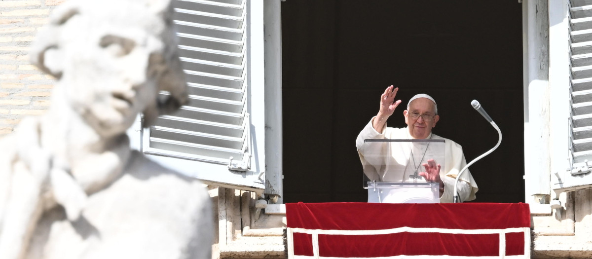 El Papa, tras el rezo del Ángelus