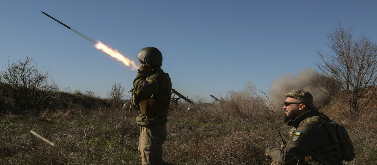 Artillería ucraniana en el frente de Zaporiyia