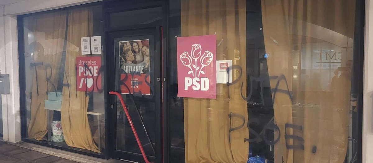 Sede vandalizada del PSOE en Bruselas