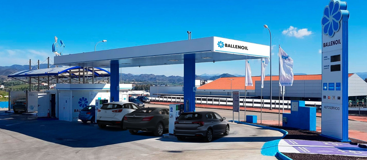 Archivo - Estación de servicio de Ballenoil - BALLENOIL - Archivo
Mantendrá la marca Ballenoil, así como su modelo de negocio y
actual estructura

MADRID, 13 Nov. (EUROPA PRESS) -

Cepsa ha llegado a un acuerdo para adquirir la red de estaciones de servicio de Ballenoil