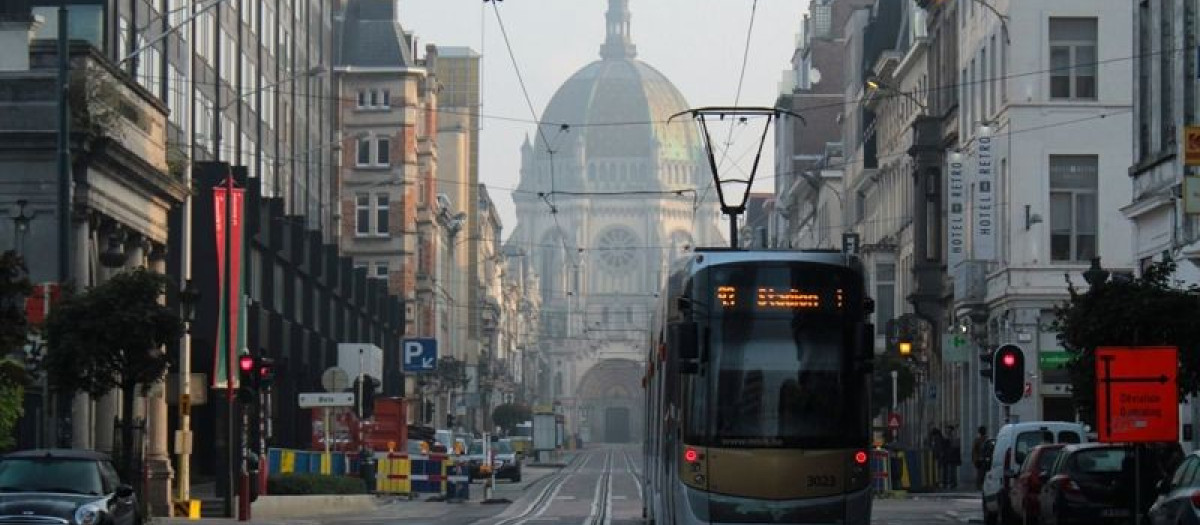 Calle Real de Bruselas con la Plaza del Congreso al fondo