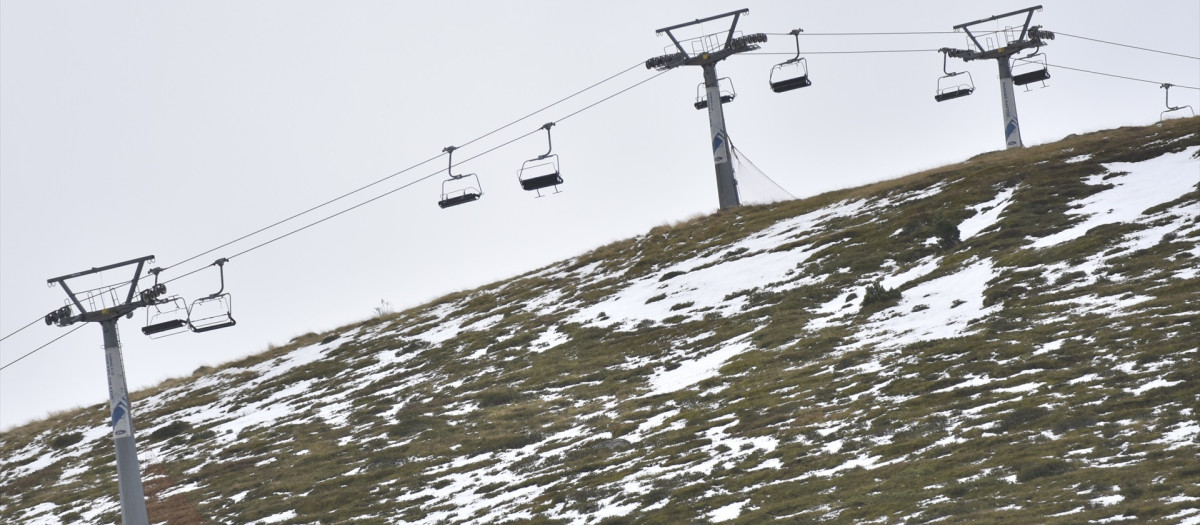 Nieve en la estación de esquí de Astún, en Huesca