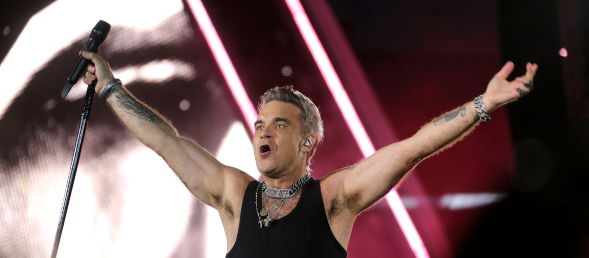 El cantante británico Robbie Williams durante un concierto