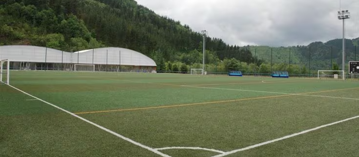 El campo de fútbol del CD Urki, equipo al que pertenecía el joven jugador que ha fallecido