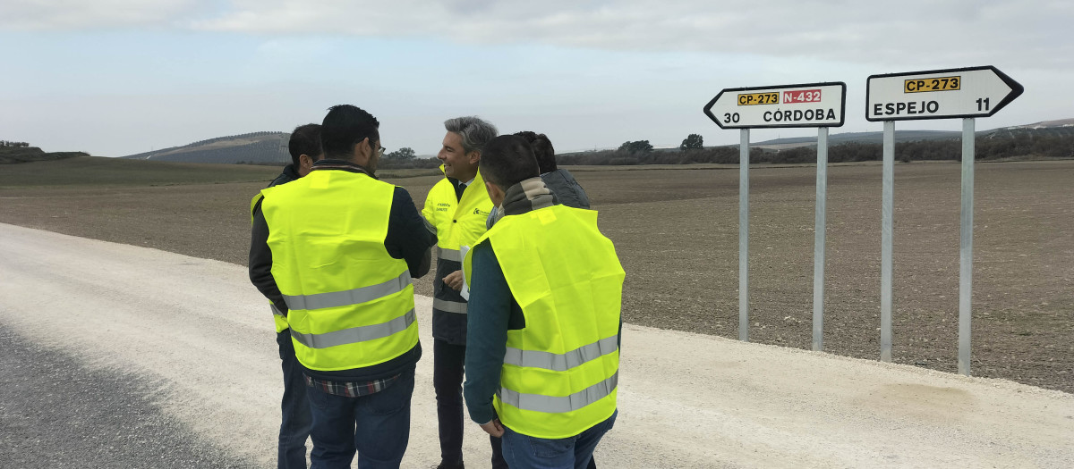 Andrés Lorite supervisa la reparación de la CP-273