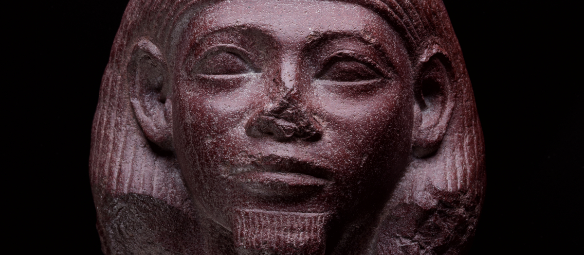 La cabeza de estatua de la dinastía XII de Egipto