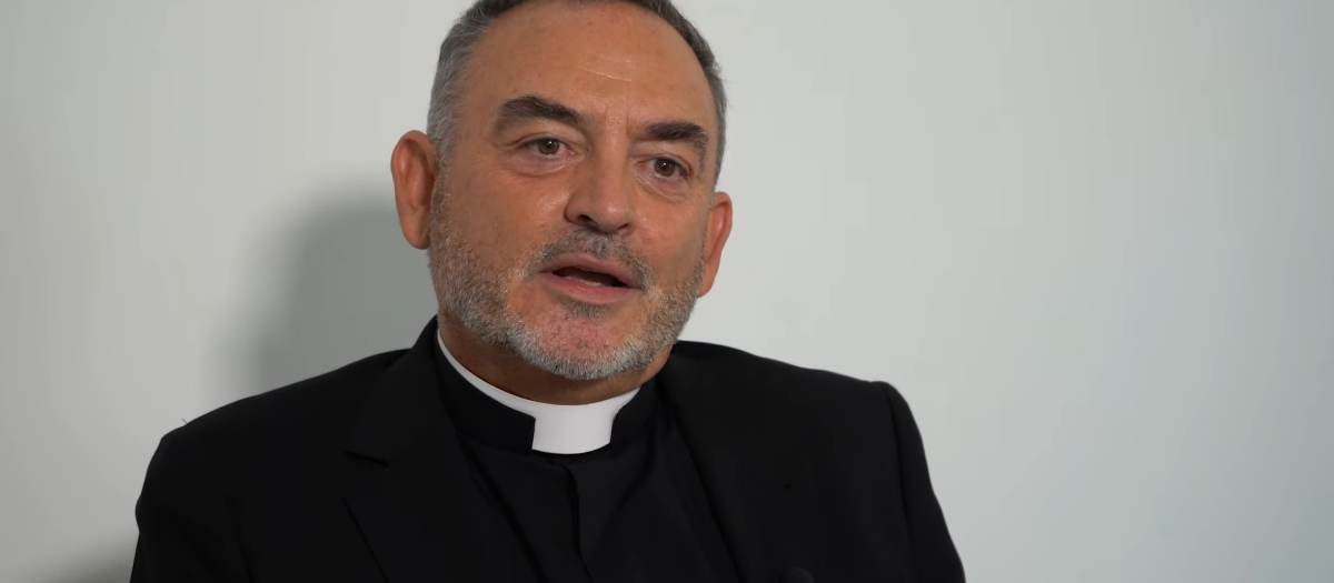 Jesús Sánchez Adalid, sacerdote y escritor
