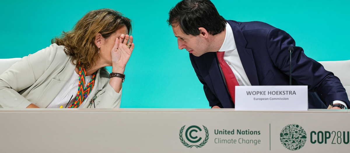 El Comisario de Acción Climática de la UE, Wopke Hoekstra, y la Ministra de Transición Ecológica de España, Teresa Ribera