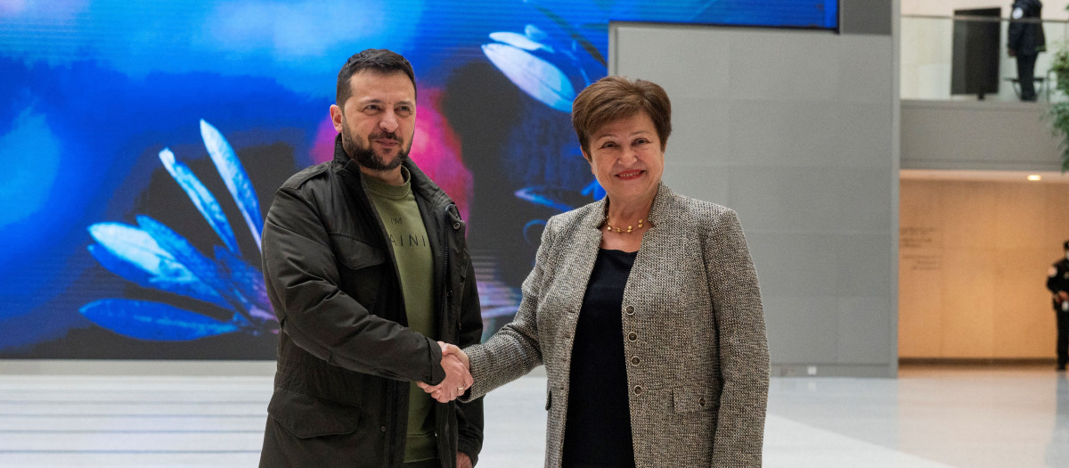 Volodimir Zelenski, presidente de Ucrania con la directora del FMI Kristalina Georgieva