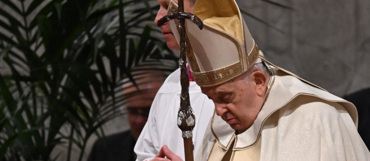 El Papa, durante una misa en honor a la Virgen de Guadalupe en el Vaticano