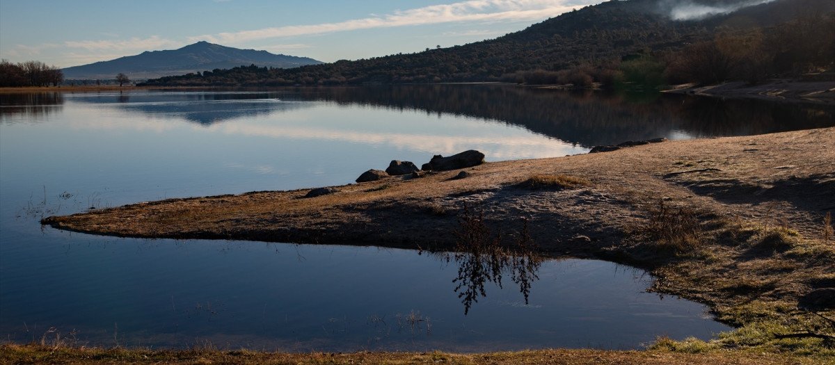 El embalse de Santilla, en Manzanares el Real, Madrid