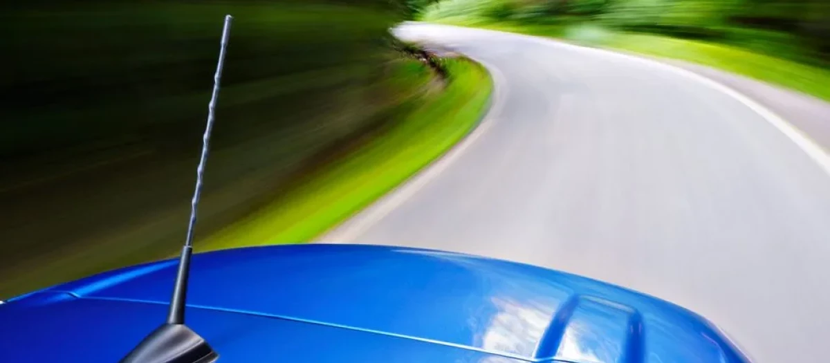 Las antenas de los coches comienzan a formar parte de la historia