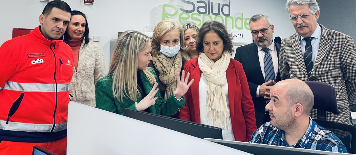 Visita a la central de Salud Responde