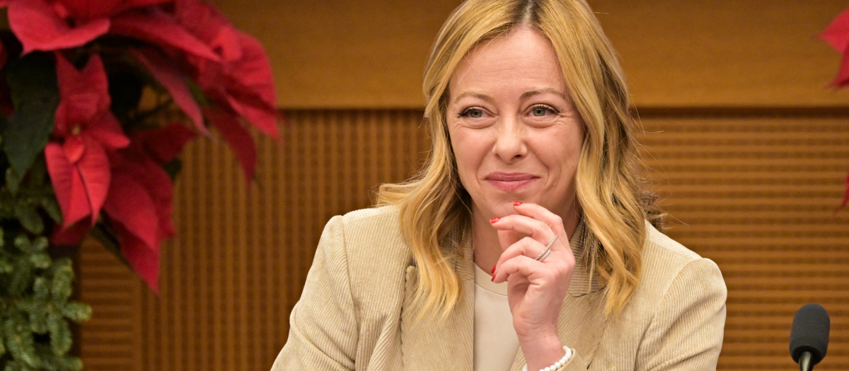 Giorgia Meloni durante la rueda de prensa en Roma