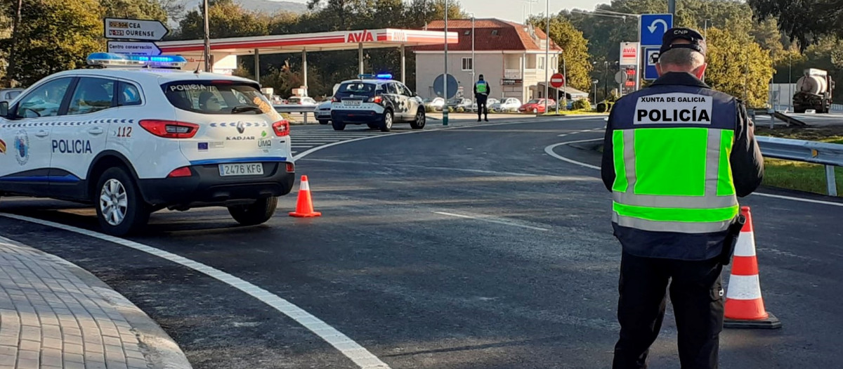 Descubren a un conductor gallego sin carnet y con dos niños de 3 y 4 ...