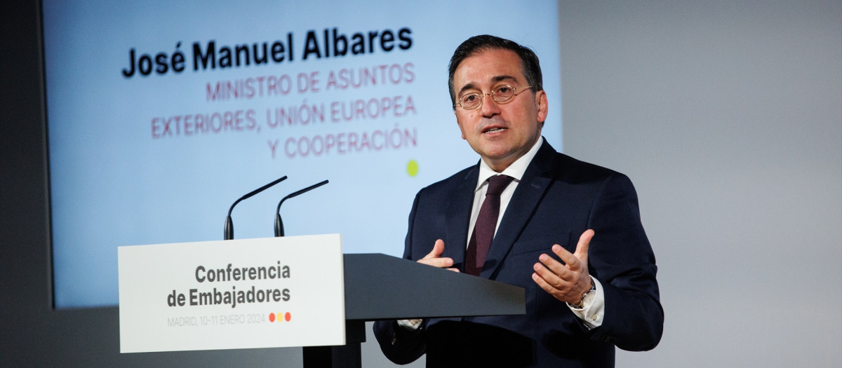 El ministro de Asuntos Exteriores, Unión Europea y Cooperación, José Manuel Albares, inaugura la VIII Conferencia de Embajadores, en la sede del Ministerio de Asuntos Exteriores, Unión Europea y Cooperación, a 10 de enero de 2024, en Madrid (España). El principal objetivo del encuentro es analizar y debatir las prioridades y líneas principales de la política exterior en los próximos años en el arranque de esta XV legislatura, así como “las lecciones aprendidas y los resultados de la Presidencia del Consejo de la UE" que se cerró el pasado 31 de diciembre.
10 ENERO 2024;CONFERENCIA;EMBAJADORES;UE;UNIÓN EUROPEA
Alejandro Martínez Vélez / Europa Press
10/1/2024