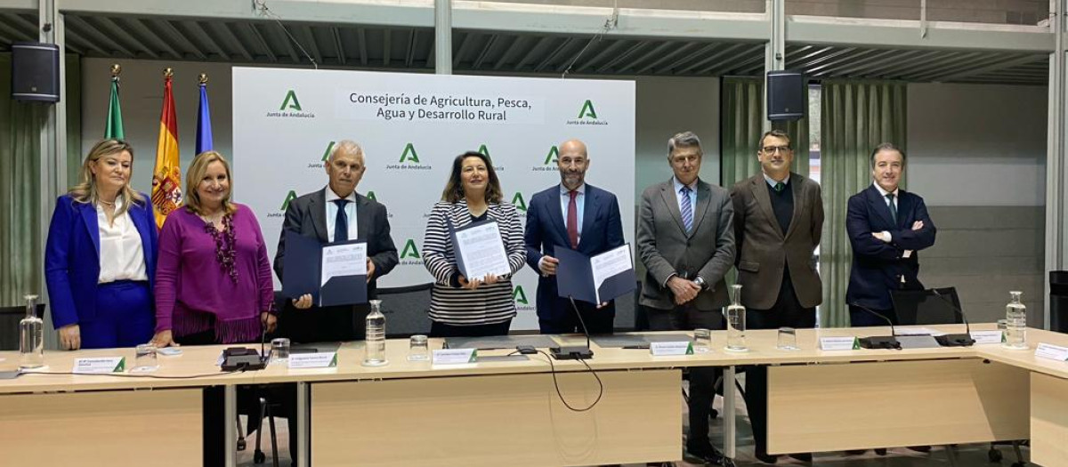 Firma del acuerdo con Landaluz y Cooperativas