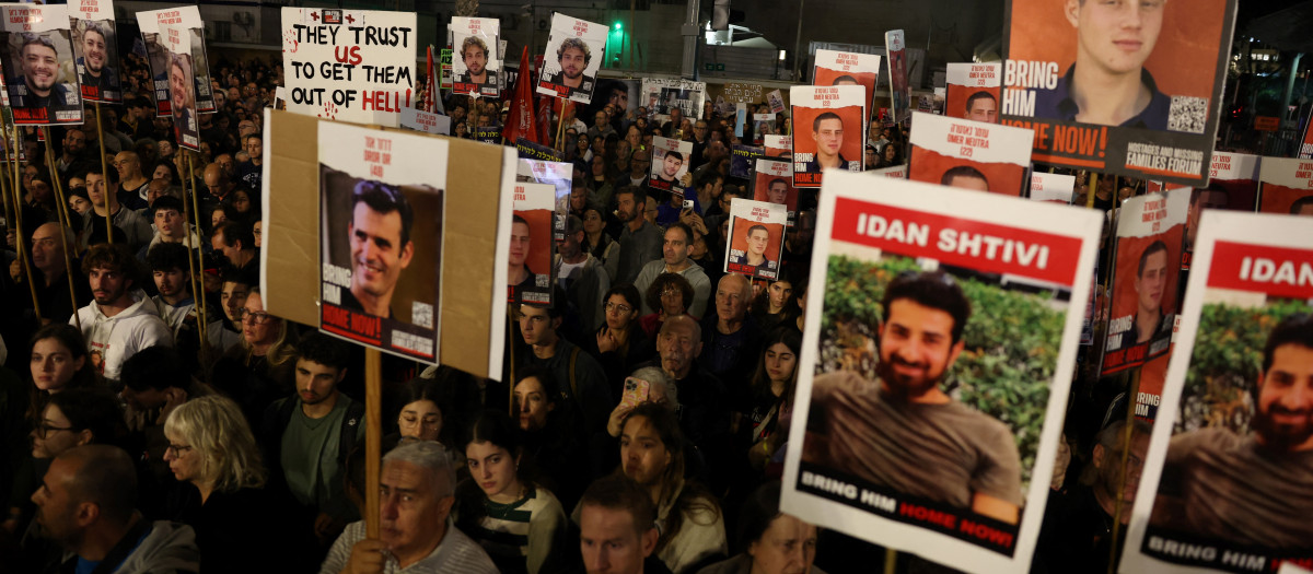 Familiares de los rehenes se manifiestan en Tel Aviv, Israel