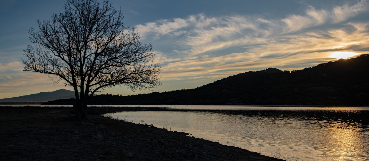 El embalse de Santilla, en Manzanares el Real, Madrid