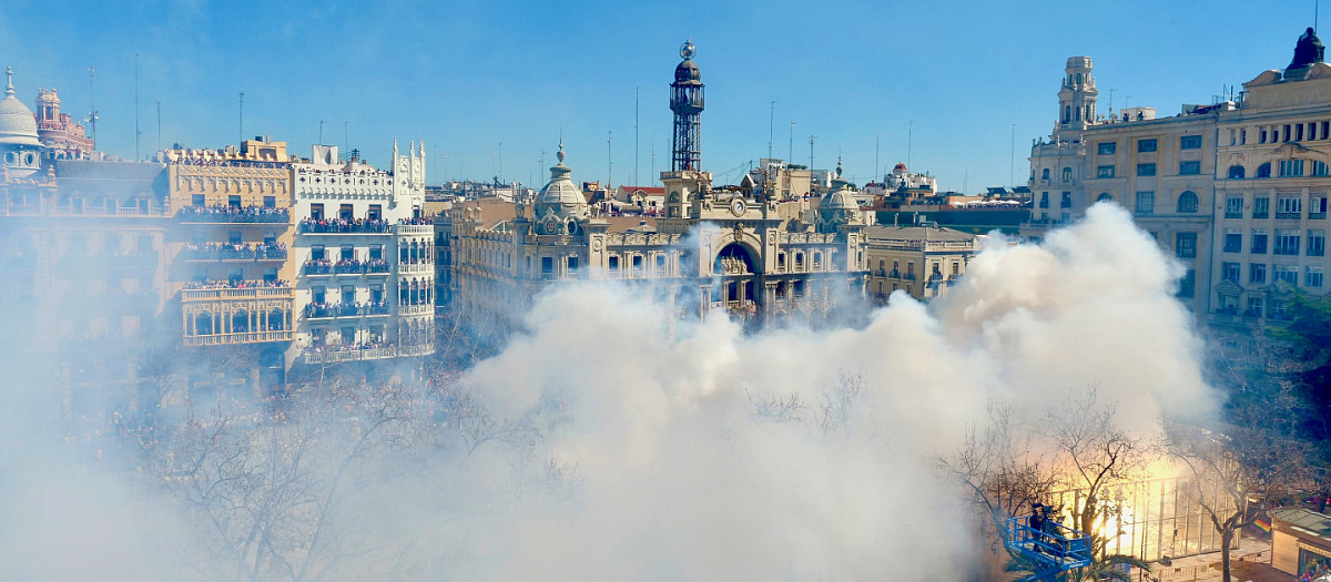 Mascletà del 15 de marzo de 2023, en la plaza del Ayuntamiento de Valencia