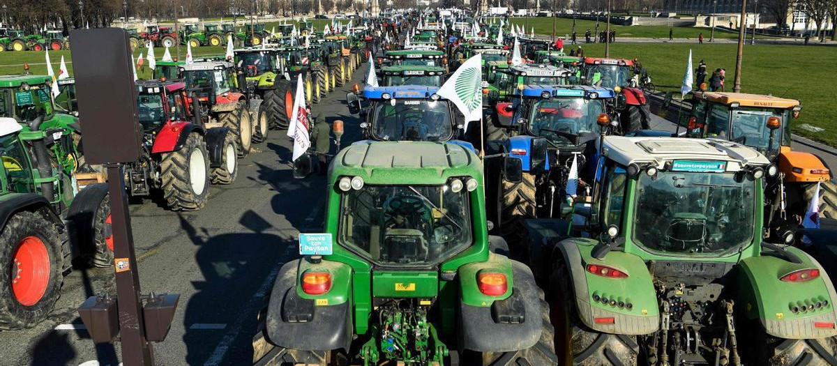 Agricultores franceses protestan en París