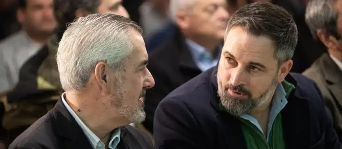 El presidente de Vox, Santiago Abascal, junto a su candidato a presidir la Xunta, Álvaro Díaz-Mella, en un acto de precampaña en Pontevedra, este domingo
El presidente de Vox, Santiago Abascal, junto a su candidato a presidir la Xunta, Álvaro Díaz-Mella, en un acto de precampaña en Pontevedra, este domingo

El presidente de Vox, Santiago Abascal, junto a su candidato a presidir la Xunta, Álvaro Díaz-Mella, en un acto de precampaña en Pontevedra