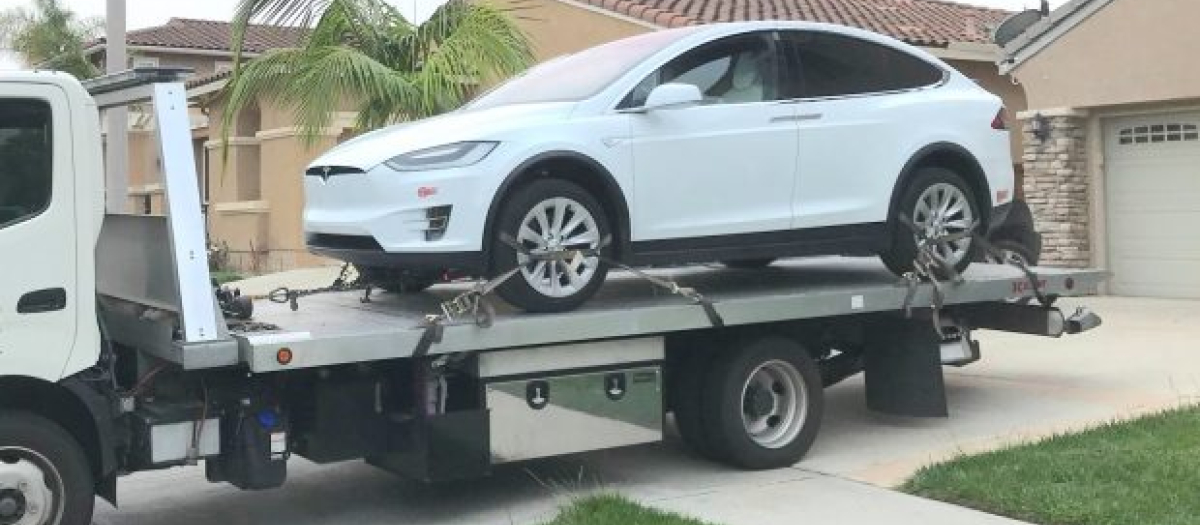 Antes de tocar y trasladar un coche eléctrico conviene saber muy bien lo que se hace