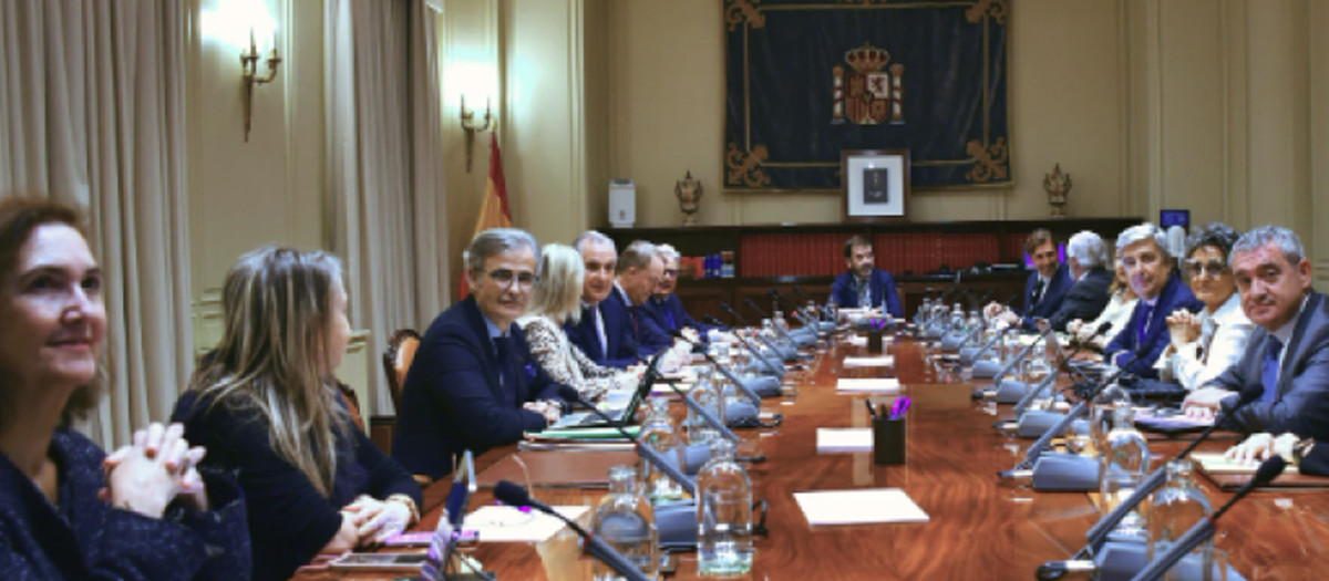 El Pleno del Consejo General del Poder Judicial bajo la presidencia interina de Vicente Guilarte