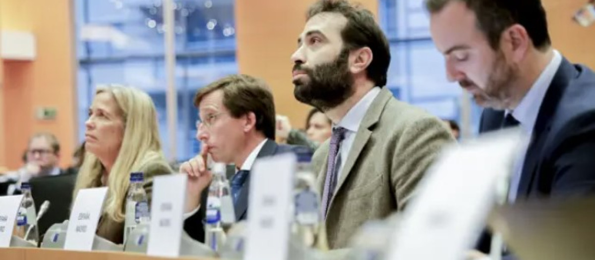 Almeida y Carlos Cuerpo, durante la defensa de la candidatura de Madrid