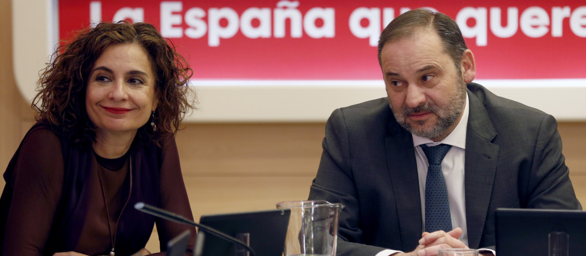 María Jesús Montero y José Luis Ábalos, en una imagen de archivo