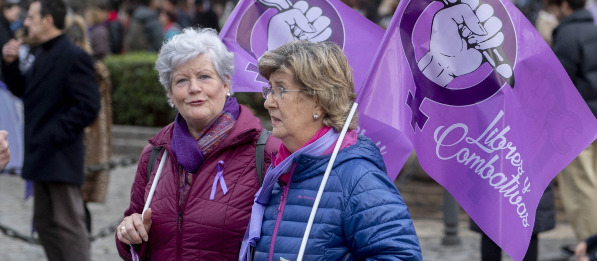 Manifestación convocada por la Comisión 8M en 2023