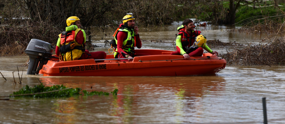 Servicios de emergencias trabajan en las inundaciones de Francia