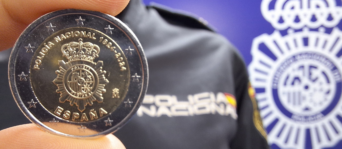 Moneda conmemorativa pero de curso legal que celebra el Bicentenario de la Policía Nacional