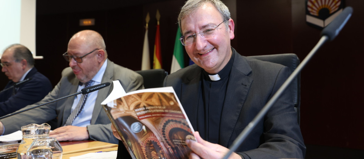 Presentación del libro 'Marco jurídico de la Mezquita-Catedral de Córdoba: titularidad, gestión y uso cultual y cultural'