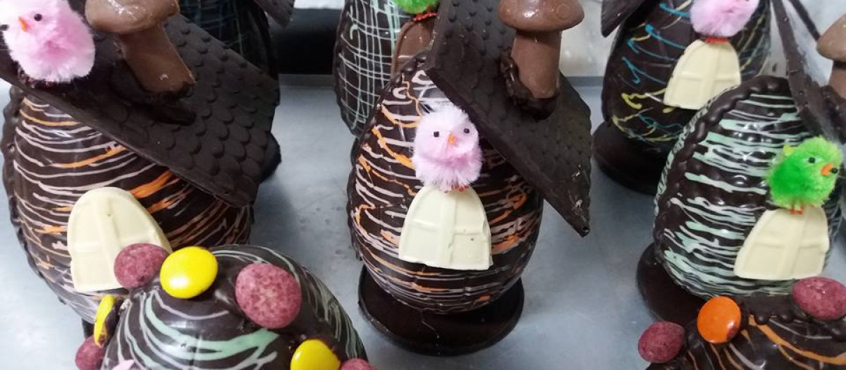 Monas de pascua de chocolate