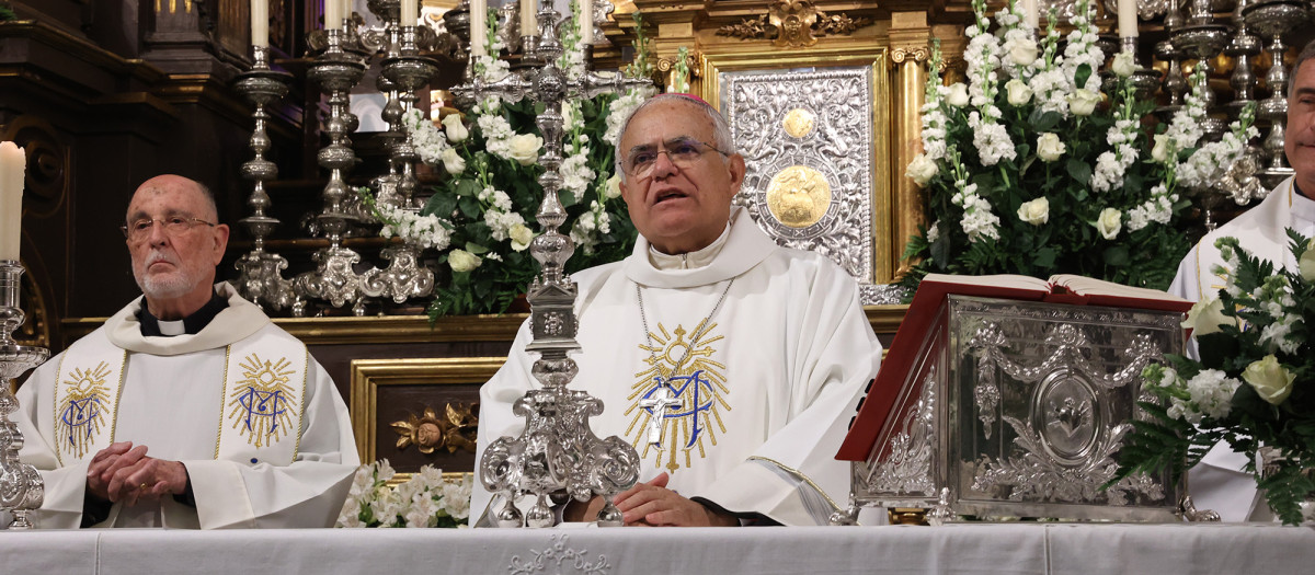 El obispo preside la Fiesta de Regla de la hermandad de los Dolores