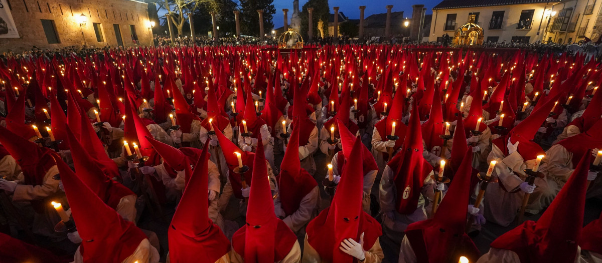 Procesión del "Santo Cristo de las Injurias" durante la Semana Santa en Zamora, el 5 de abril de 2023